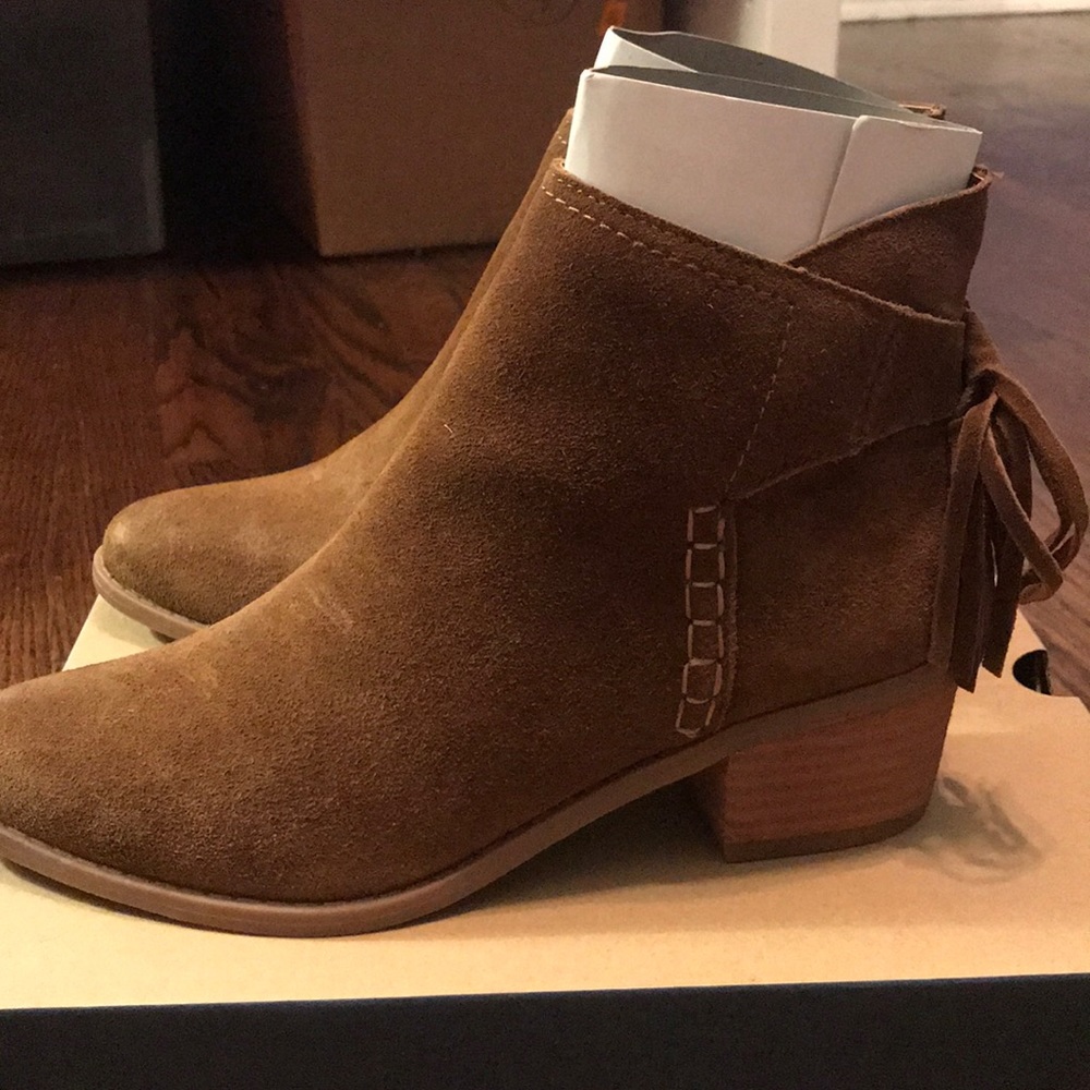 NWT American Eagle Brown Suede Boots